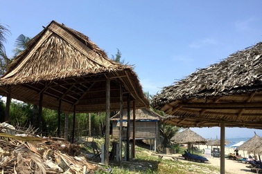 "Băm nát" bãi biển An Bàng để... làm du lịch