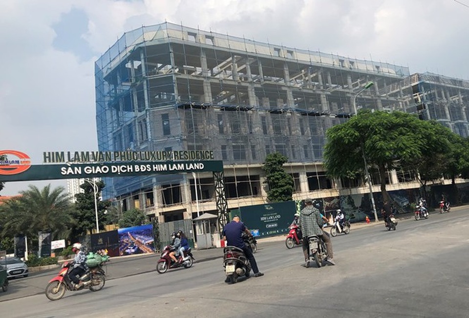 Cận cảnh cao ốc nhấn chìm con đường BT Hà Nội - 9 Cận cảnh cao ốc nhấn chìm con đường BT Hà Nội - 9