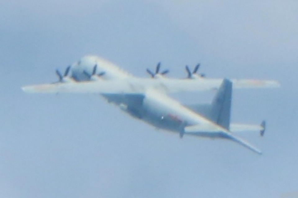 Tiêm kích Đài Loan bám sát máy bay do thám Trung Quốc - 1 Tiêm kích Đài Loan bám sát máy bay do thám Trung Quốc - 1