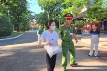 Nữ thí sinh nhầm trường trước giờ vào thi môn ngữ văn