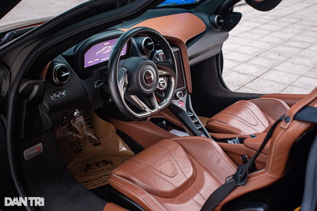Đi 11.000km, siêu xe McLaren 720S mất giá 9 tỷ đồng dù đã được độ khủng - 10 Đi 11.000km, siêu xe McLaren 720S mất giá 9 tỷ đồng dù đã được độ khủng - 10