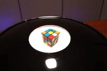 Clip hiệu ứng 3D tuyệt đẹp tạo nên từ sự phản chiếu ánh sáng