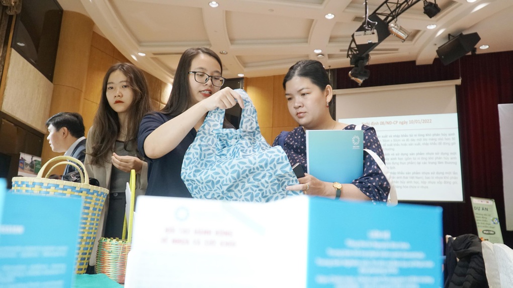 Đối thoại về khoảng trống chính sách liên quan đến rác thải nhựa - 2 Đối thoại về khoảng trống chính sách liên quan đến rác thải nhựa - 2