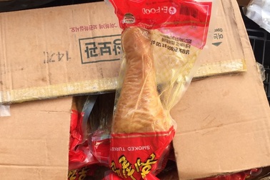Quản lý thị trường vào cuộc, chặn đứng 25 tấn đùi gà Hàn Quốc thối sắp ra thị trường