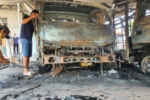 Hai ô tô bị thiêu rụi trong căn nhà vắng chủ ở Long An