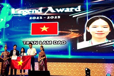 Hai học sinh Việt Nam đoạt huy chương kim cương toán quốc tế WMI 2025