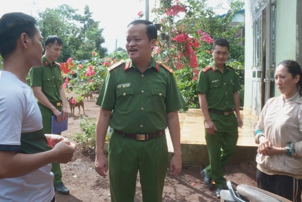 Buôn làng quyết tâm vực dậy sau những lầm lỗi - 8