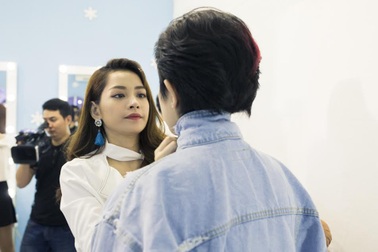 Chi Pu, Gil Lê ân cần chăm sóc nhau dịp Giáng sinh