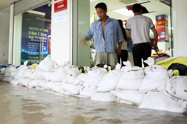 Độc chiêu “đắp đập”, vượt “sóng” của người Hà Nội