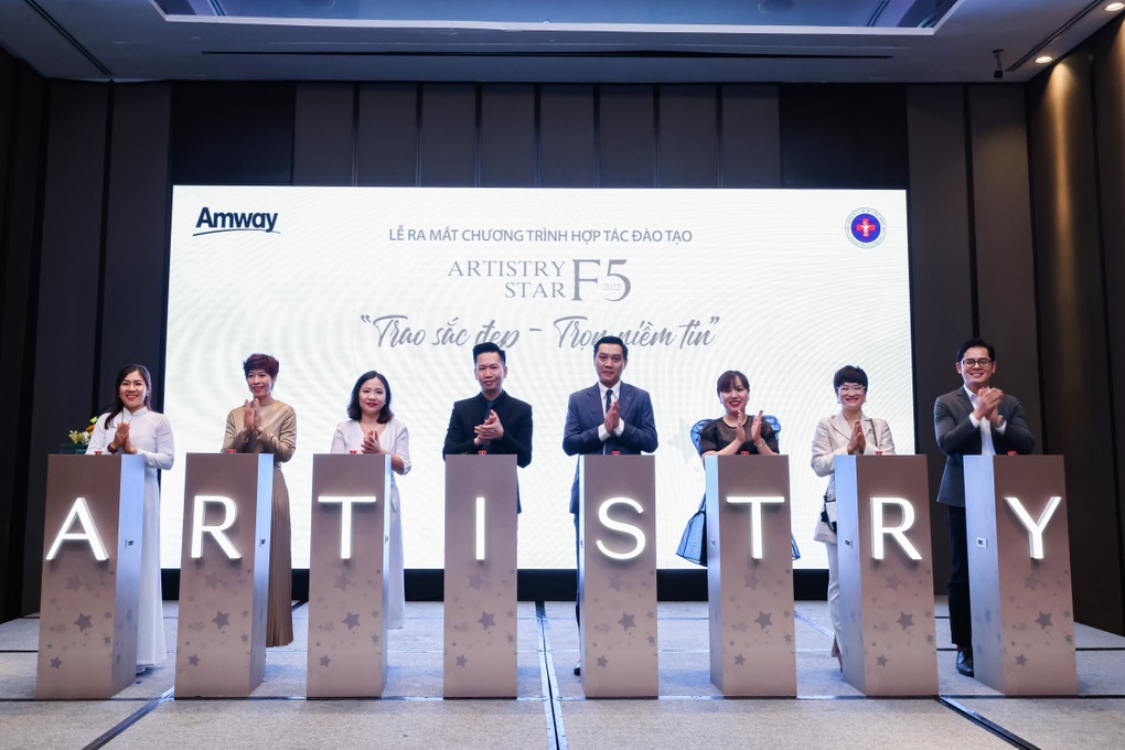 Amway Việt Nam phối hợp ra mắt chương trình đào tạo chăm sóc sắc đẹp chuyên sâu - 1 Amway Việt Nam phối hợp ra mắt chương trình đào tạo chăm sóc sắc đẹp chuyên sâu - 1