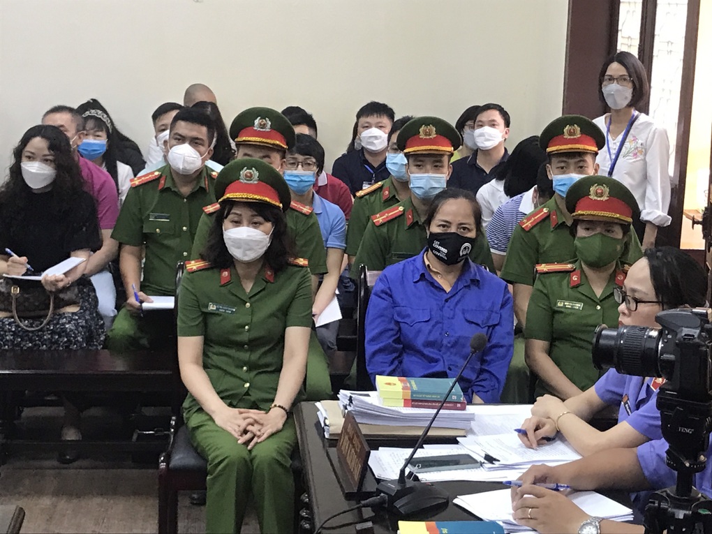 Nguyên Hiệu trưởng Trường THCS Ngô Quyền ở Hải Phòng nhận 42 tháng tù - 2 Nguyên Hiệu trưởng Trường THCS Ngô Quyền ở Hải Phòng nhận 42 tháng tù - 2