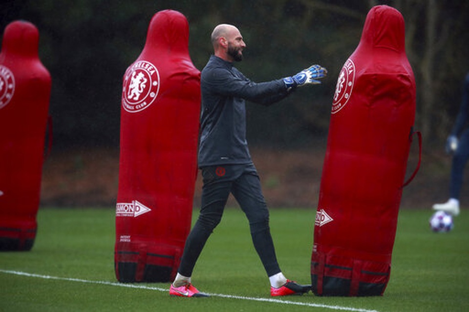Cầu thủ Chelsea “luyện công” dưới mưa, chờ Bayern Munich - 13 Cầu thủ Chelsea “luyện công” dưới mưa, chờ Bayern Munich - 13