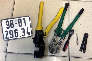 Hà Nội: Đi dạo đêm với xe gian, gã trộm bị lộ vì biển giả