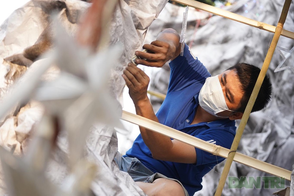 “Con đường hang đá” tất bật cho mùa Giáng sinh - 9