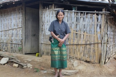 Bà lão khuyết tật với nỗi lo chết không ai biết