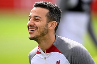 Cựu ngôi sao đội tuyển Tây Ban Nha giải nghệ ở tuổi 33