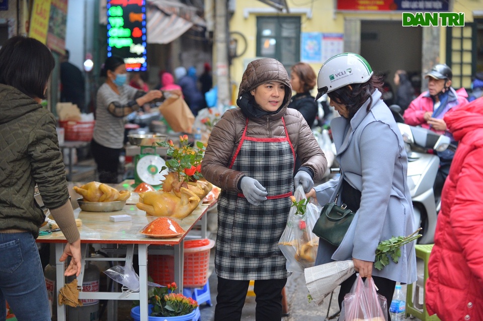 Cảnh vắng vẻ đìu hiu chưa từng có ở khu chợ sắm Tết của nhà giàu Hà Nội - 6 Cảnh vắng vẻ đìu hiu chưa từng có ở khu chợ sắm Tết của nhà giàu Hà Nội - 6