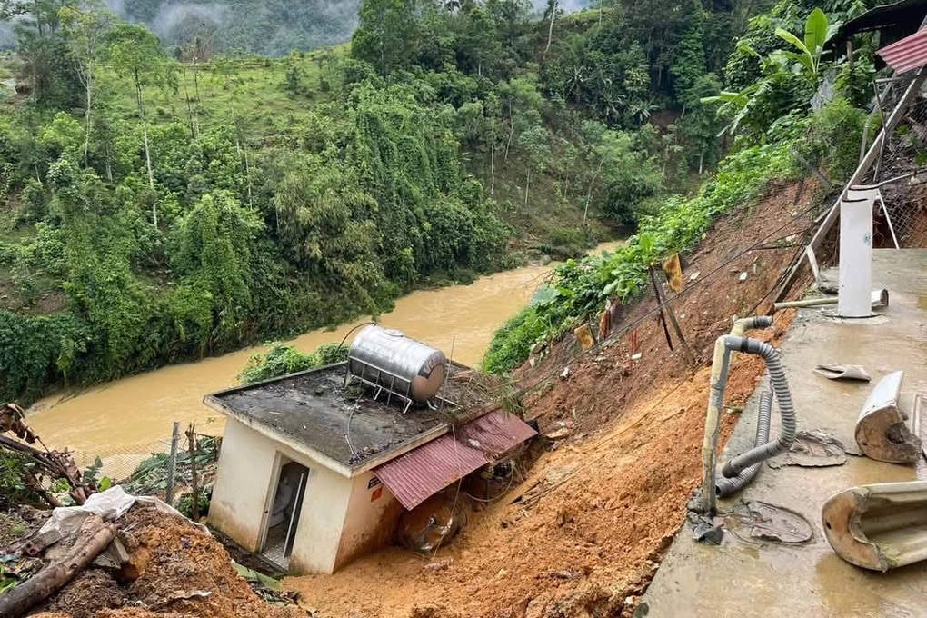 Mưa lớn tiếp diễn tại nhiều tỉnh phía Bắc, gây thiệt hại nặng nề - 1 Mưa lớn tiếp diễn tại nhiều tỉnh phía Bắc, gây thiệt hại nặng nề