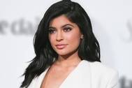 Nói Kylie Jenner là tỷ phú “tự thân”, có đúng không?