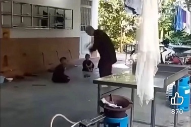 Khởi tố, bắt tạm giam người đánh 5 chú tiểu tại chùa Bầu