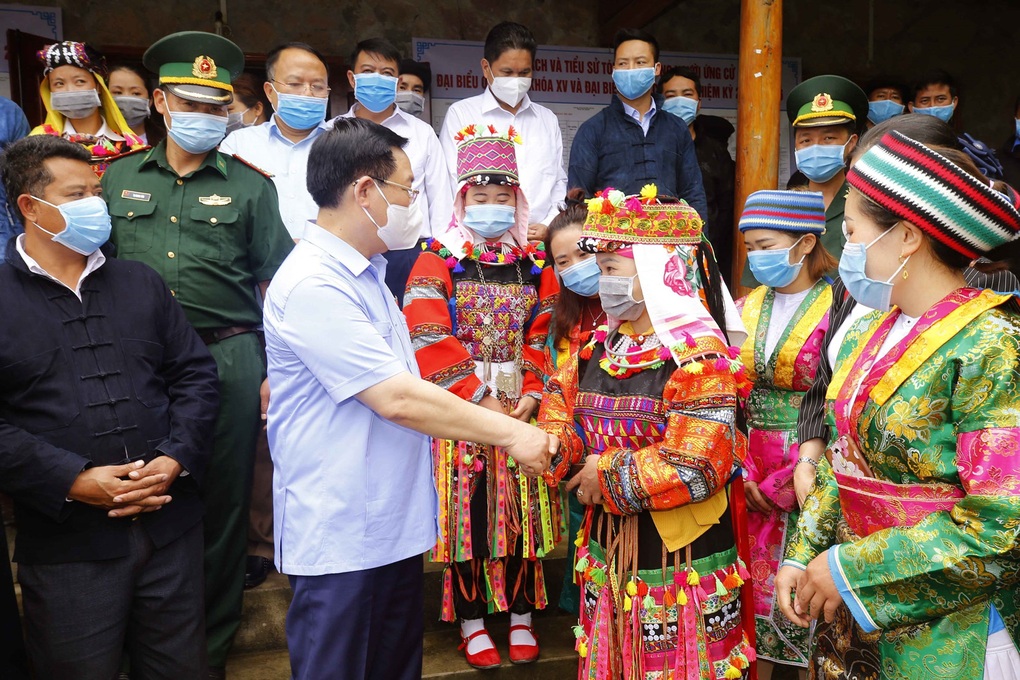 Quan điểm của Chủ tịch Hồ Chí Minh về bản lĩnh chính trị của Đảng cách mạng - 2 Quan điểm của Chủ tịch Hồ Chí Minh về bản lĩnh chính trị của Đảng cách mạng - 2
