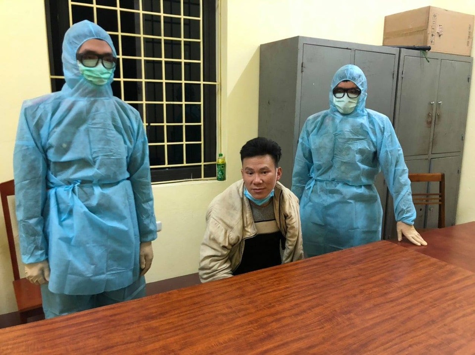 Công an mật phục, bắt được đối tượng sau gần một năm trốn nã - 1 Công an mật phục, bắt được đối tượng sau gần một năm trốn nã - 1