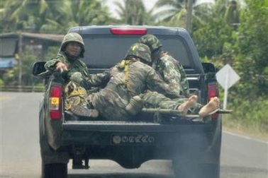 Thái Lan - Campuchia giao tranh gần đền cổ Preah Vihear