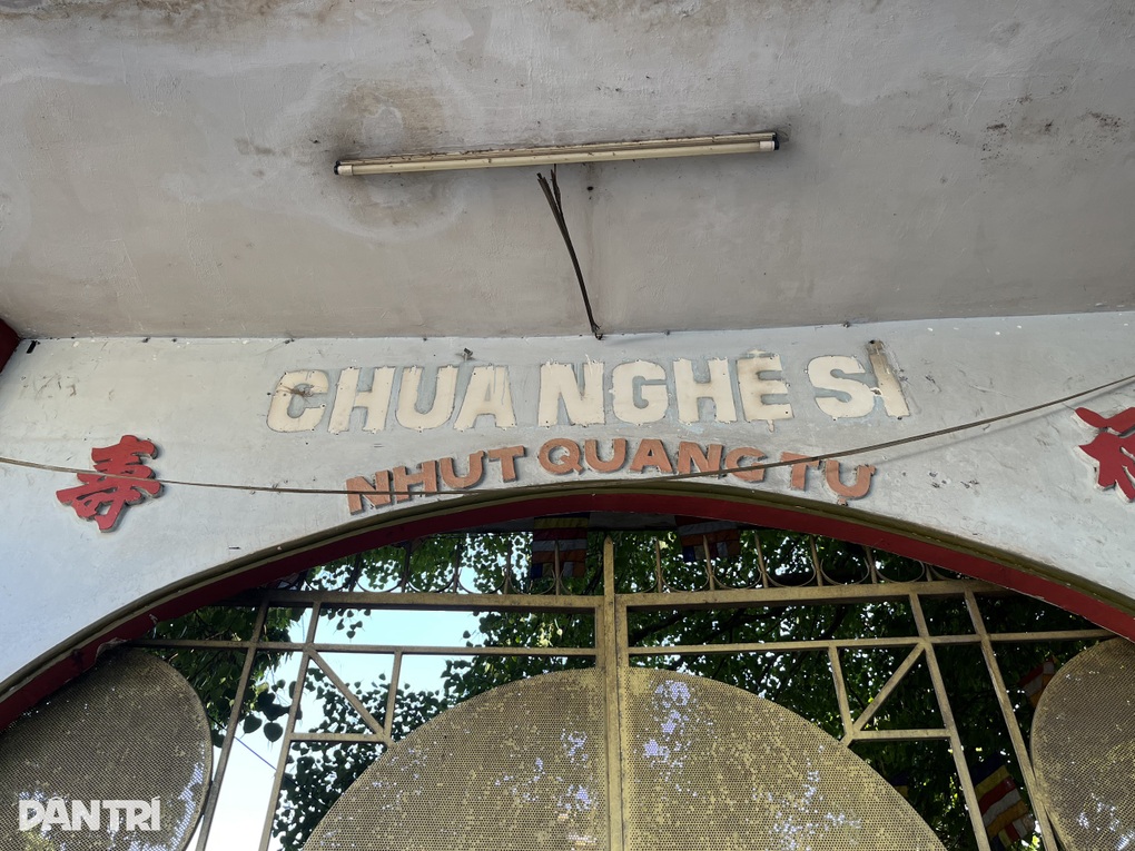 Vụ Chùa Nghệ sĩ đổi bảng tên: Ban Ái hữu Nghệ sĩ TPHCM nhận khuyết điểm - 2 Vụ Chùa Nghệ sĩ đổi bảng tên: Ban Ái hữu Nghệ sĩ TPHCM nhận khuyết điểm - 2