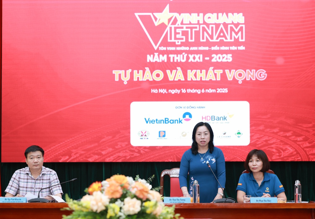 Vinh danh tiến sĩ nghỉ hưu bám đồng làm giống gạo ngon nhất thế giới - 2 Vinh danh tiến sĩ nghỉ hưu bám đồng làm giống gạo ngon nhất thế giới - 2