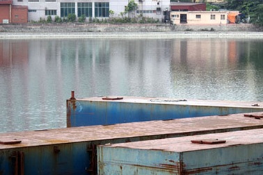 Cô gái trẻ chết đuối dưới hồ Giảng Võ