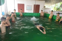 "Sáng kiến" bể bơi 10 triệu đồng của thầy giáo xứ Nghệ