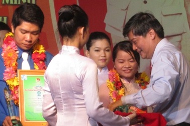 Trao giải thưởng Nguyễn Văn Trỗi cho 27 thanh niên công nhân