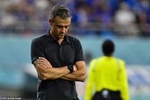 Tây Ban Nha thua sốc Nhật Bản, HLV Luis Enrique nói điều cay đắng