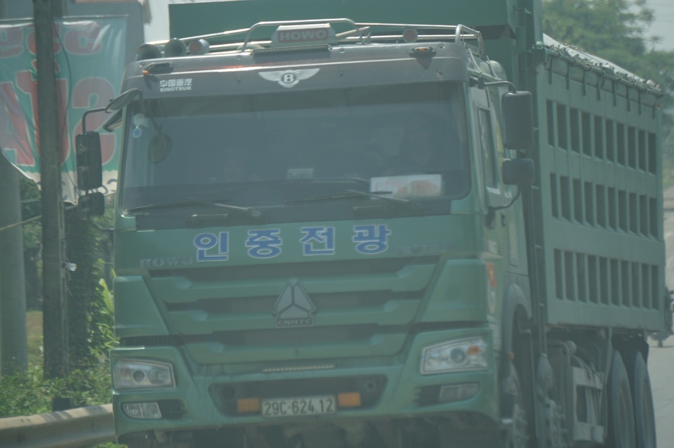 Hà Nội: Xe quá khổ, quá tải “đại náo” vùng ven đô - 9 Hà Nội: Xe quá khổ, quá tải “đại náo” vùng ven đô - 9