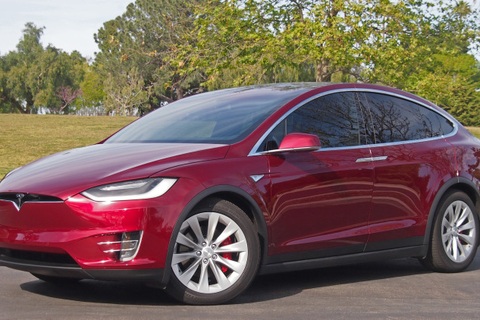 Liên tiếp tai nạn với Tesla