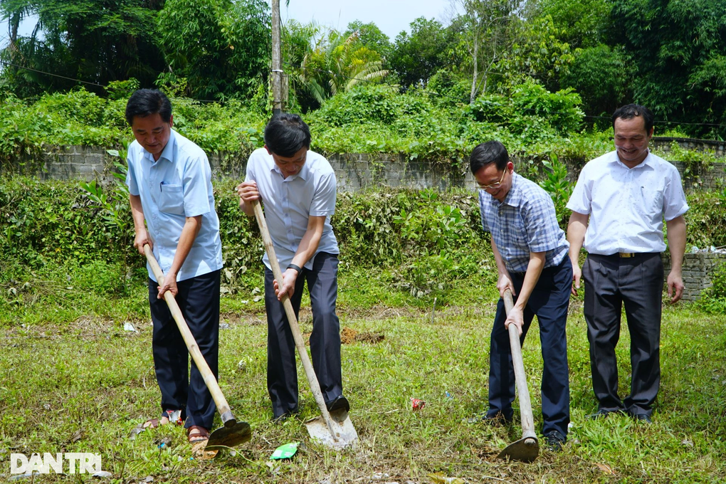 Học sinh sẽ không còn lo cảnh mưa đến phòng dột, nắng nóng thì ngột ngạt - 7 Học sinh sẽ không còn lo cảnh mưa đến phòng dột, nắng nóng thì ngột ngạt - 7