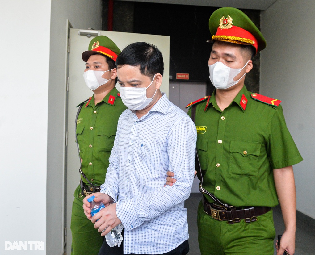 Lĩnh án chung thân, Hoàng Văn Hưng còn bị truy thu 18 tỷ đồng - 2 Lĩnh án chung thân, Hoàng Văn Hưng còn bị truy thu 18 tỷ đồng - 2