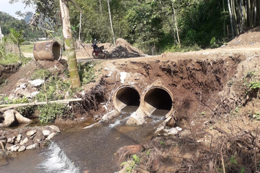 Thôn nghèo vùng cao mong bạn đọc Dân trí giúp xây cầu vượt lũ