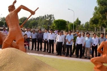 Phó Chủ tịch Quốc hội thăm di tích lịch sử Đồng Nọc Nạng