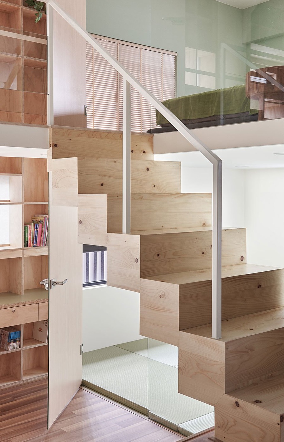 Ngỡ ngàng với căn nhà vỏn vẹn 40m2, chủ nhà làm mẹo nhỏ này khiến diện tích tăng gấp đôi - 7