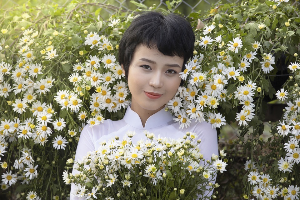 Nữ sinh Ngoại thương chữa khỏi ung thư xuất hiện với vẻ đẹp rạng rỡ - 3 Nữ sinh Ngoại thương chữa khỏi ung thư xuất hiện với vẻ đẹp rạng rỡ - 3