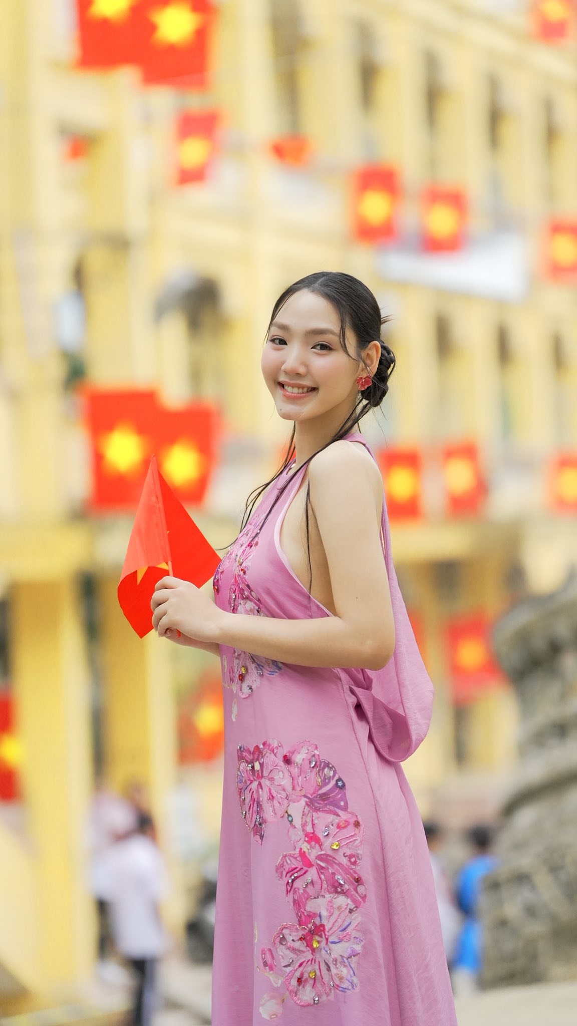 Nàng thơ mới của Victor Vũ: 17 tuổi cao 1,75m, được động viên thi hoa hậu - 4 Nàng thơ mới của Victor Vũ: 17 tuổi cao 1,75m, được động viên thi hoa hậu - 4