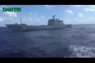 Clip: Các tàu thép của Trung Quốc đang quần thảo xung quanh tàu tiếp tế Hải Đăng 05