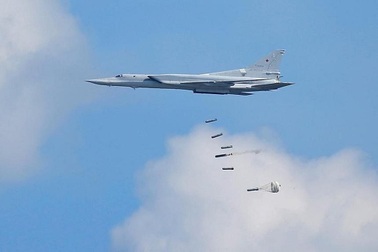 Ukraine tuyên bố đánh trúng máy bay ném bom Nga cách 1.800km