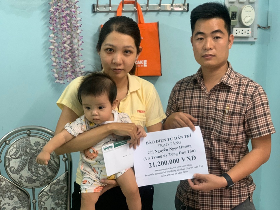 Trao bằng Tổ quốc ghi công tới Thượng úy Công an tử nạn khi truy đuổi cướp - 4 Trao bằng Tổ quốc ghi công tới Thượng úy Công an tử nạn khi truy đuổi cướp - 4
