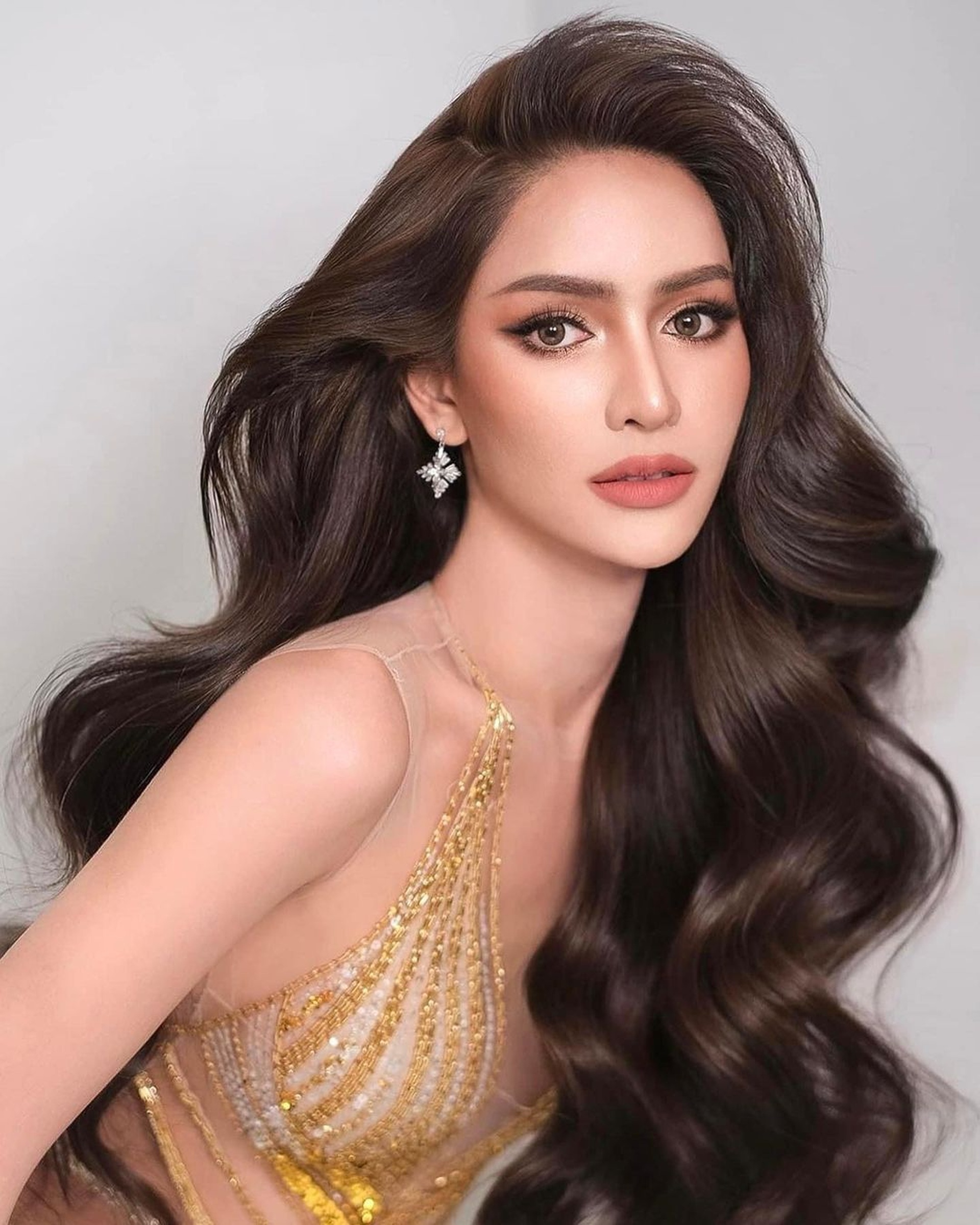 Nhan sắc 3 mỹ nhân chuyển giới bất ngờ xuất hiện trong MV của Lisa - 15 Nhan sắc 3 mỹ nhân chuyển giới bất ngờ xuất hiện trong MV của Lisa - 15