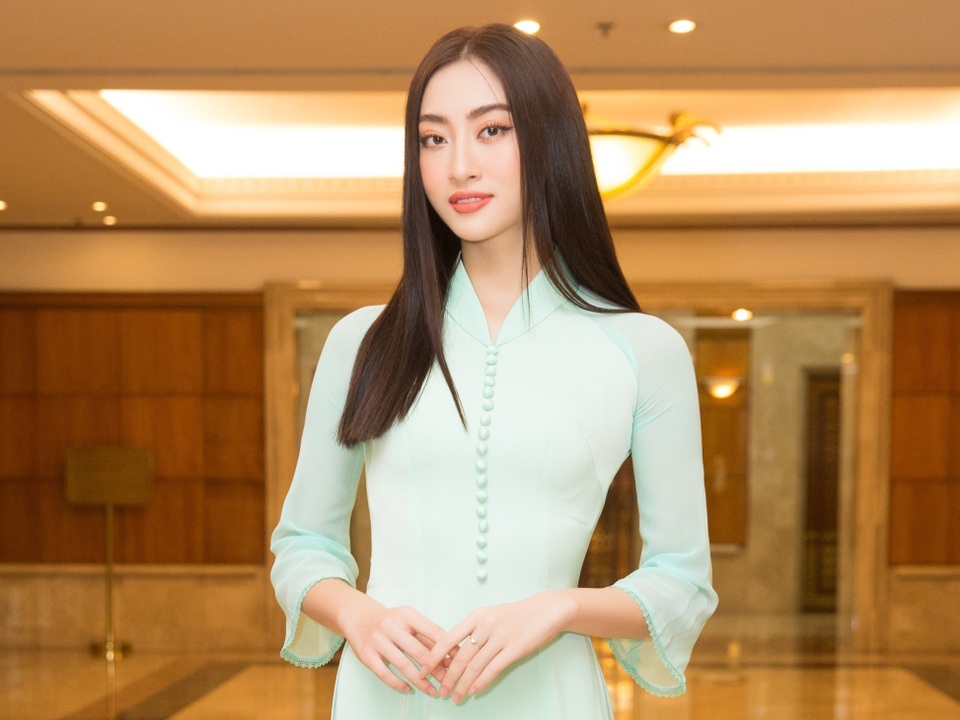 Lương Thùy Linh: Ngày xưa tôi hơi ích kỷ, hay than thở - 2 Lương Thùy Linh: Ngày xưa tôi hơi ích kỷ, hay than thở - 2