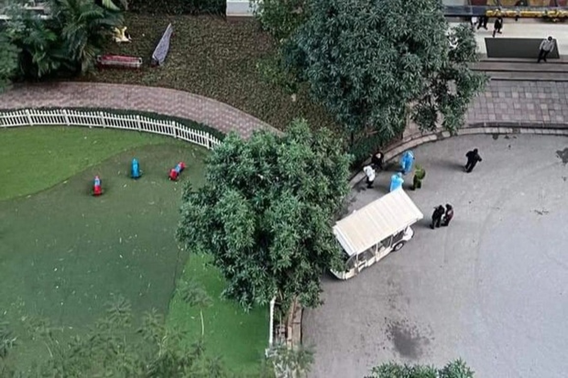 Bé trai 7 tuổi rơi từ tầng 31 chung cư ở Hà Nội xuống đất tử vong - 1 Bé trai 7 tuổi rơi từ tầng 31 chung cư ở Hà Nội xuống đất tử vong - 1