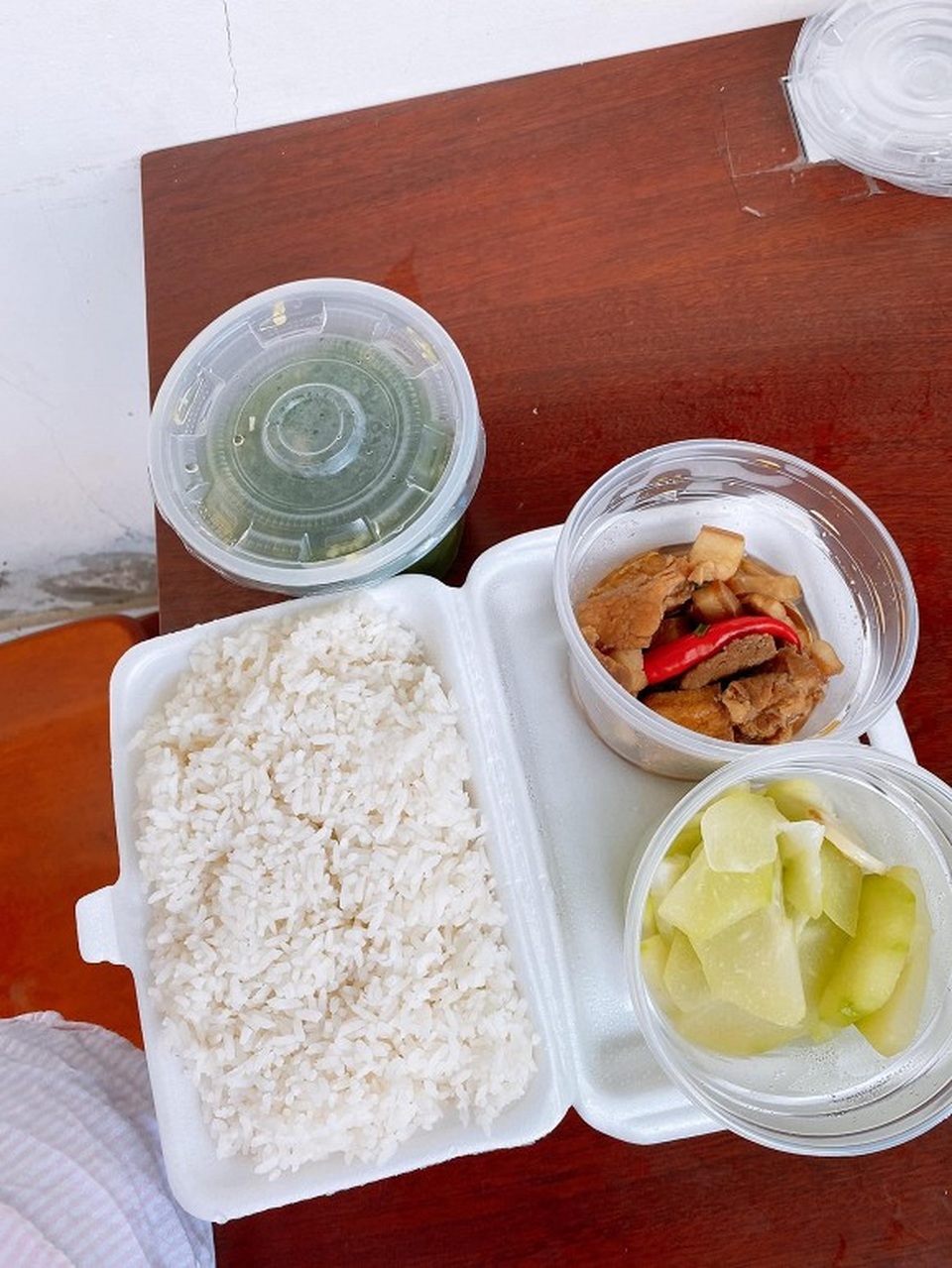 Á hậu Diễm Trang cùng chồng con về nước sau 9 tháng kẹt ở Ba Lan - 4 Á hậu Diễm Trang cùng chồng con về nước sau 9 tháng kẹt ở Ba Lan - 4