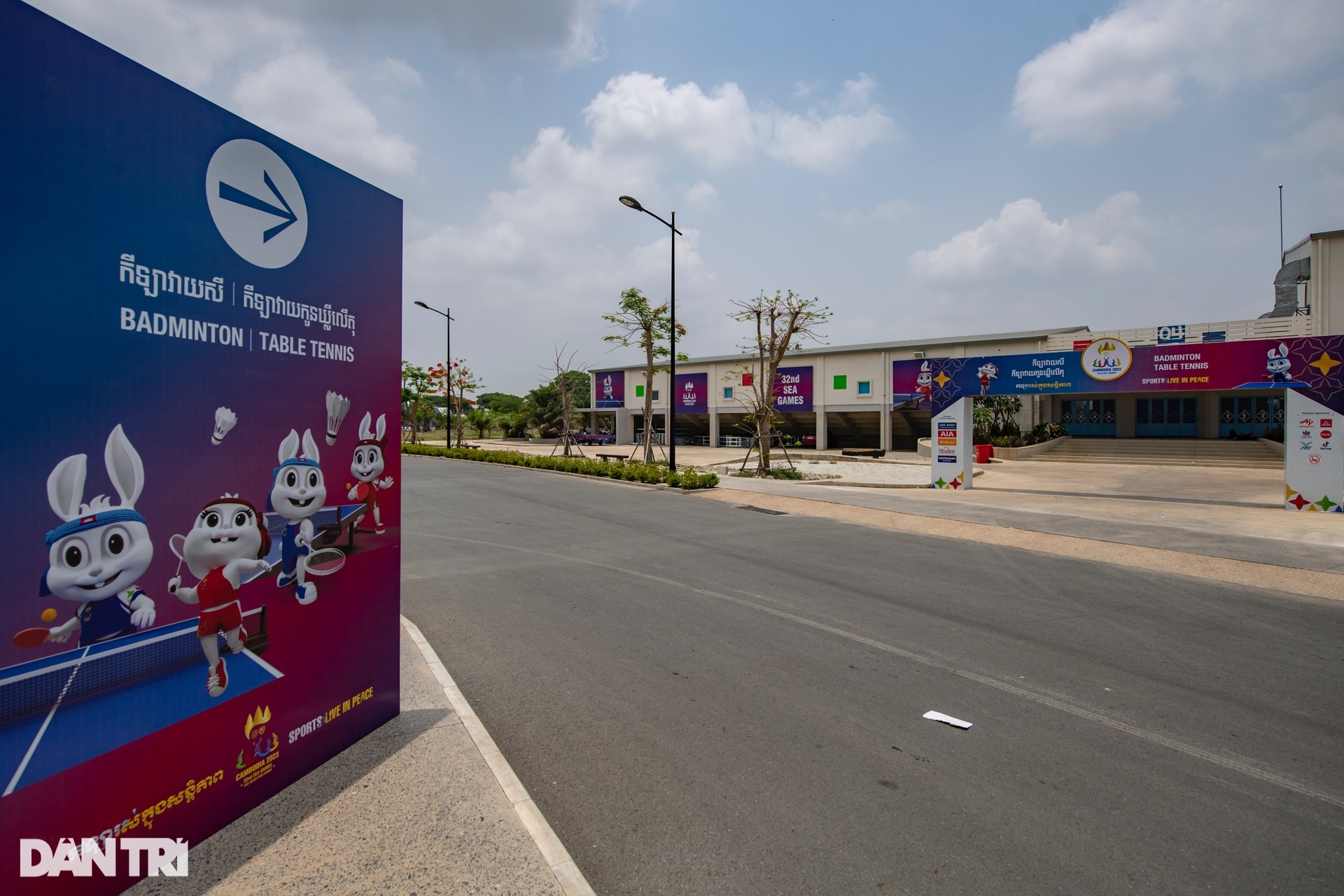 Cận cảnh thuyền buồm 160 triệu USD của Campuchia trước khai mạc SEA Games - 13 Cận cảnh thuyền buồm 160 triệu USD của Campuchia trước khai mạc SEA Games - 13